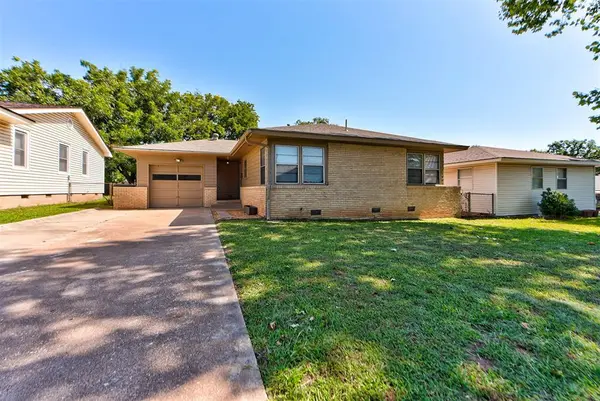 1222 Rose DR, Shawnee, OK 74804