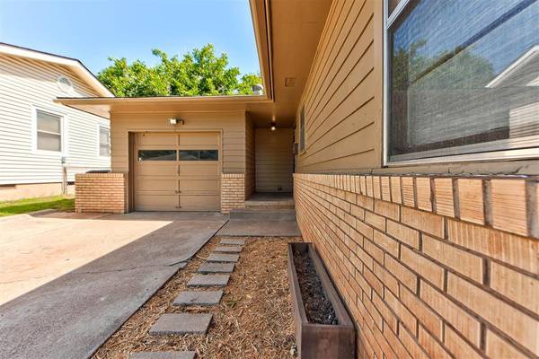 1222 Rose DR, Shawnee, OK 74804