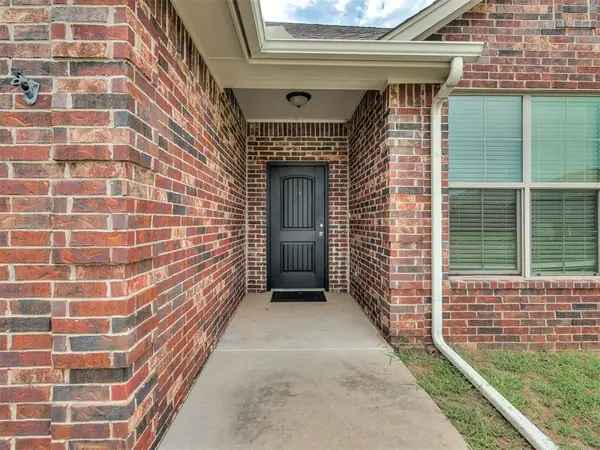 20764 Frontier PL, Harrah, OK 73045