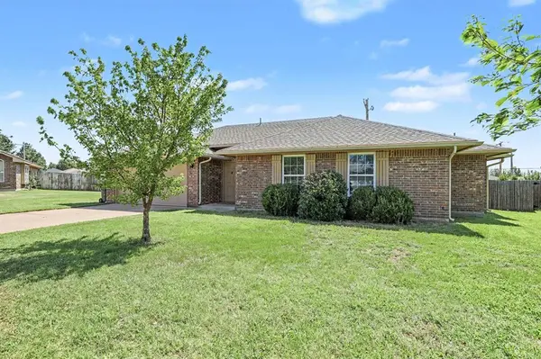 908 Denmark ST, Yukon, OK 73099