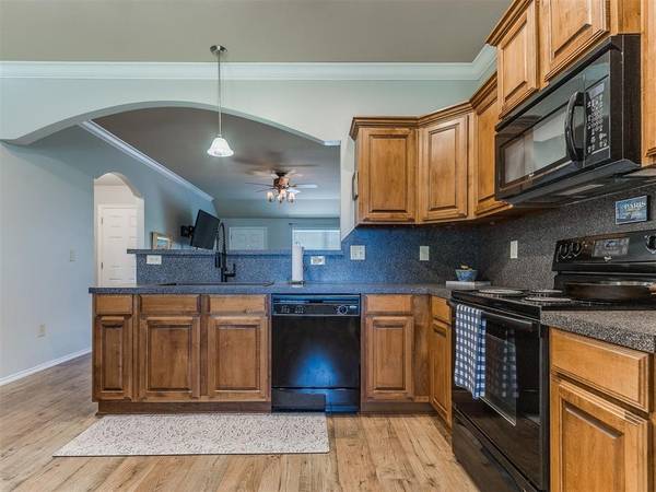 7817 Frye LN, Oklahoma City, OK 73135