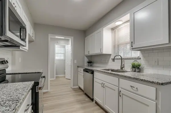 809 Holly Hill RD, Edmond, OK 73003