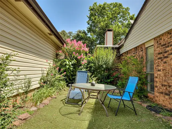 426 Sundance LN, Edmond, OK 73034