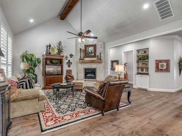 1055 Lucas WAY, Newcastle, OK 73065