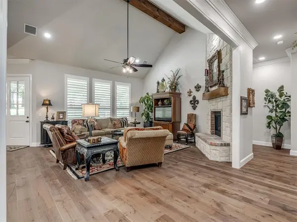 1055 Lucas WAY, Newcastle, OK 73065
