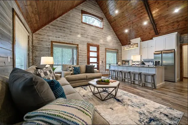 111 Red Berry TRL, Broken Bow, OK 74728