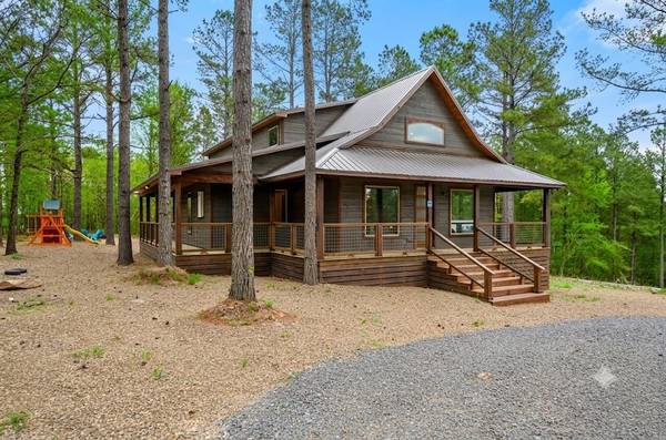 111 Red Berry TRL, Broken Bow, OK 74728