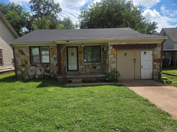 207 S Elm ST, Pauls Valley, OK 73075