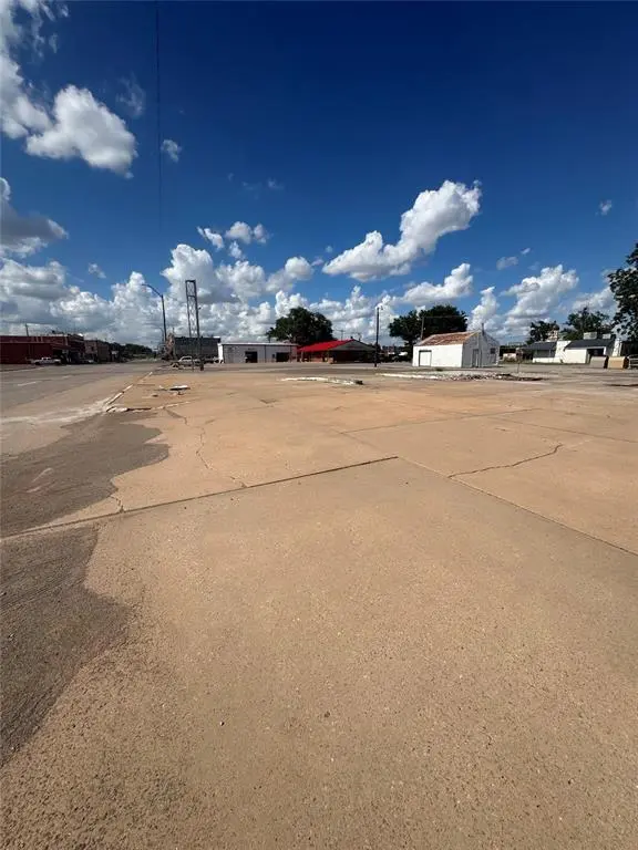 202 S 4th ST, Sayre, OK 73662