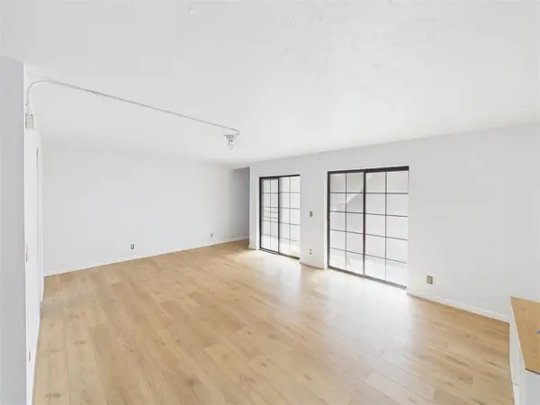 11130 Stratford DR #325, Oklahoma City, OK 73120