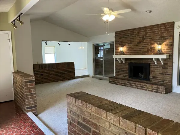1315 Saint Mathews DR, Midwest City, OK 73110