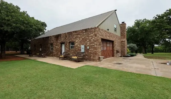 27059 Whispering Oaks DR, Blanchard, OK 73010