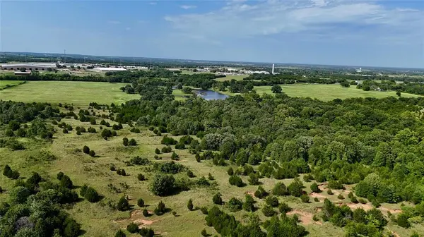 9 E 880 RD, Stroud, OK 74079