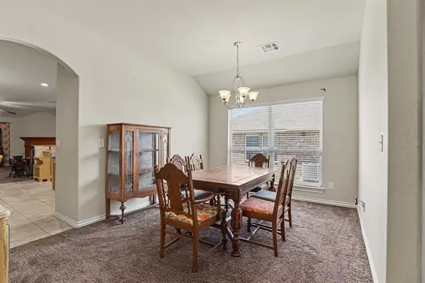 9505 Timberwind LN, Yukon, OK 73099