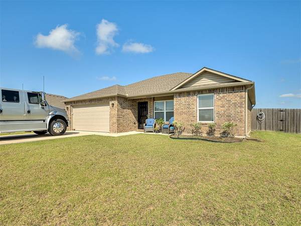 10494 Cadens TRL, Shawnee, OK 74804