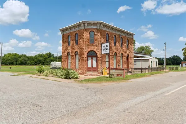 106 N Main ST, Mulhall, OK 73063