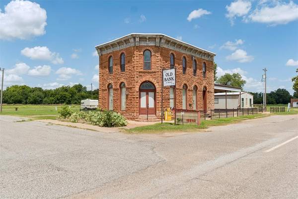 106 N Main ST, Mulhall, OK 73063