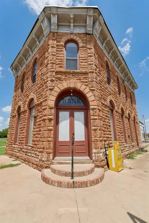 106 N Main ST, Mulhall, OK 73063