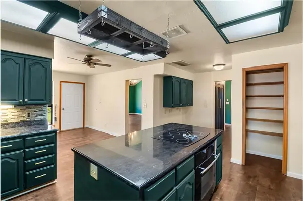 20 Raintree ST, Ponca City, OK 74604