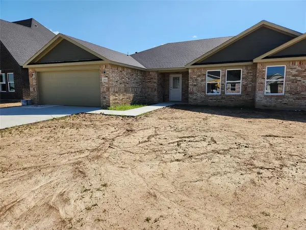 1906 Topaz RD, Pryor, OK 74361