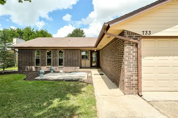 733 N Robinson AVE, Moore, OK 73170