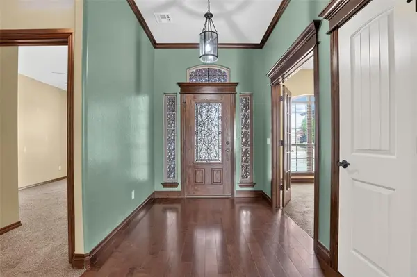 533 W Alamo Court WAY, Mustang, OK 73064