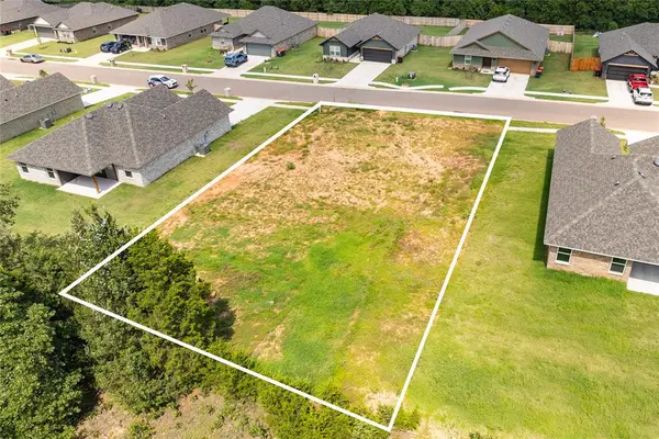 4648 Lincoln LNDG, Harrah, OK 73045