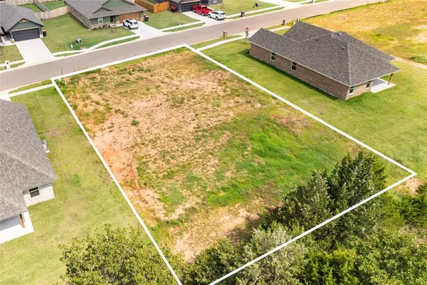 4648 Lincoln LNDG, Harrah, OK 73045
