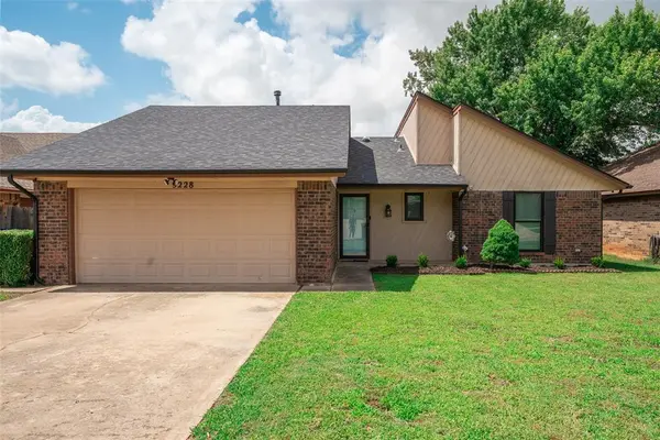 9228 Apple DR, Midwest City, OK 73130
