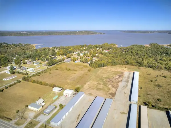 3 Hamilton RD, Eufaula, OK 74432