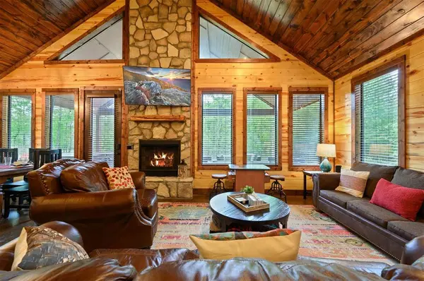 252 Apple Ridge LN, Broken Bow, OK 74728