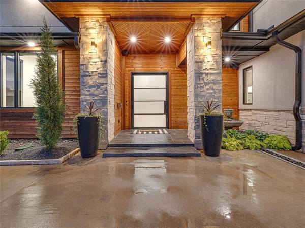 2824 Guilford LN, Oklahoma City, OK 73120