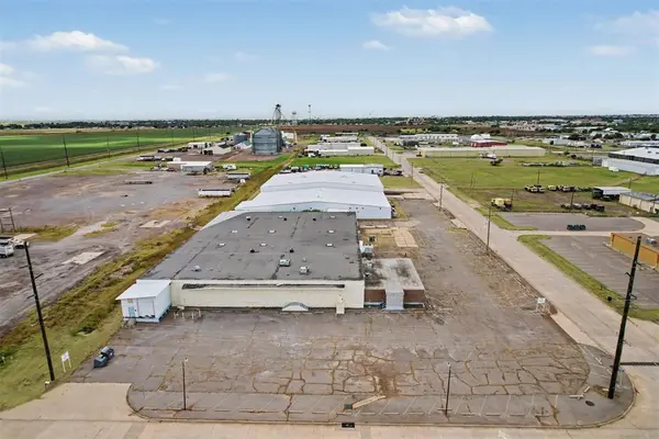 709 S Veterans DR, Altus, OK 73521