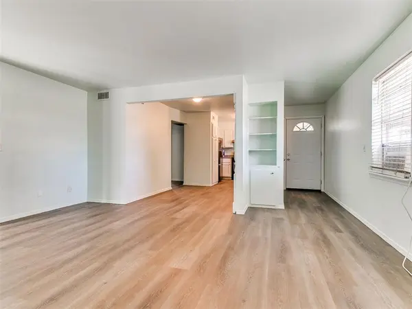 6704 N Meridian AVE #e, Oklahoma City, OK 73116