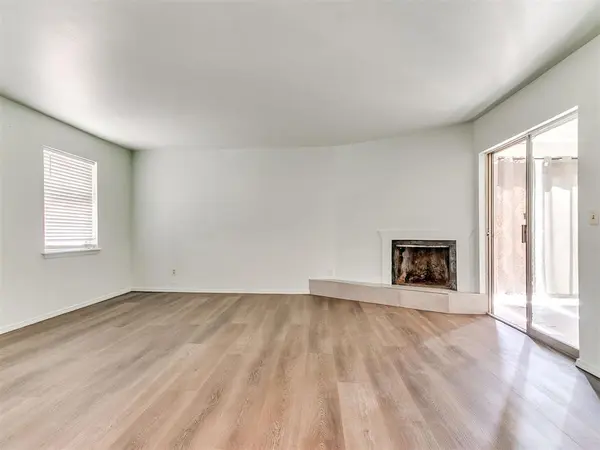 6704 N Meridian AVE #e, Oklahoma City, OK 73116