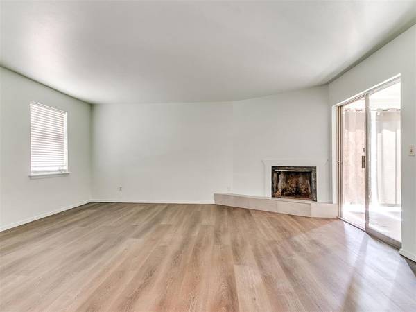 6704 N Meridian AVE #e, Oklahoma City, OK 73116