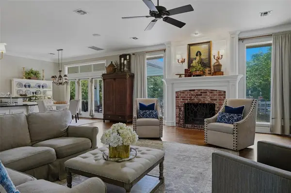 2 S Arcadian Oaks DR, Edmond, OK 73034