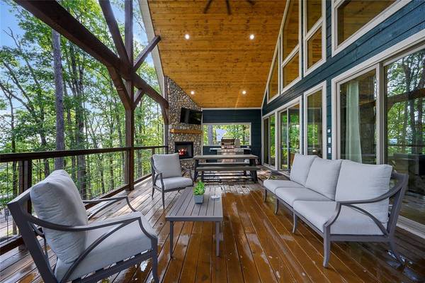 236 Moonshiner Springs TRL, Broken Bow, OK 74728