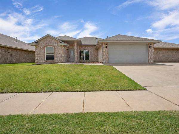 909 Greenfield AVE, Yukon, OK 73099