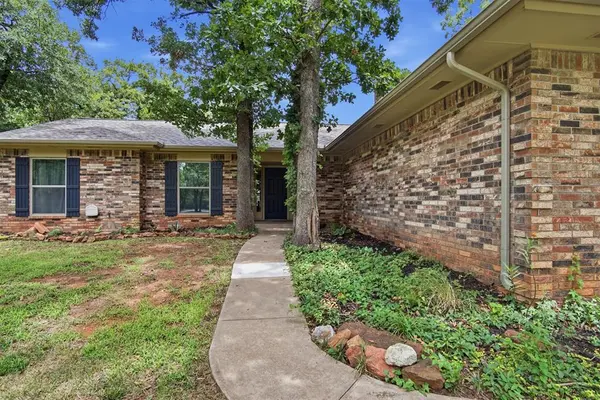 3620 W Charter Oak RD, Edmond, OK 73034