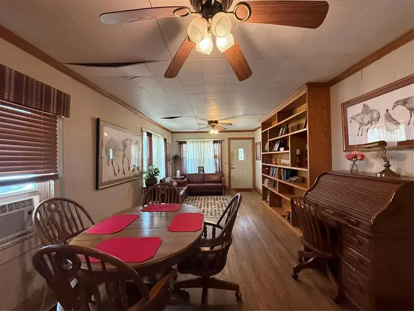 101 NW 7th St, Tuttle, OK 73089