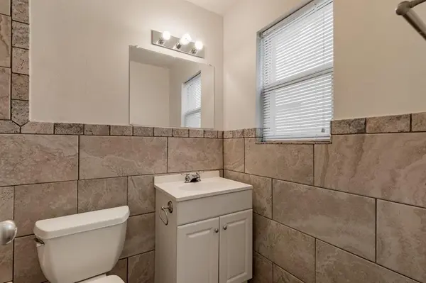 319 E Edwards ST #5, Edmond, OK 73034