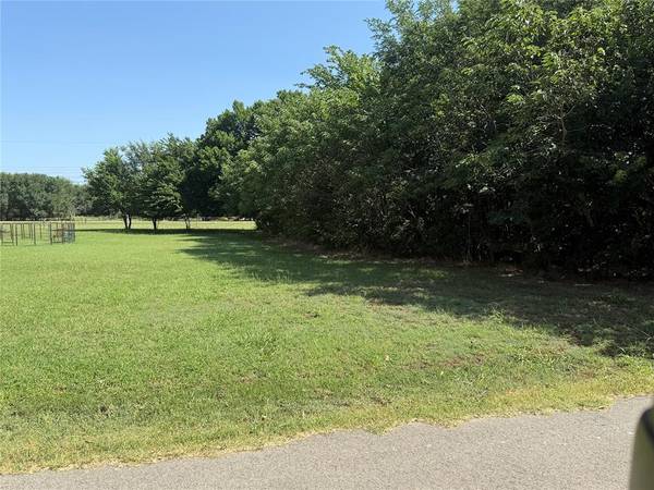 W Washington ST, Crescent, OK 73028