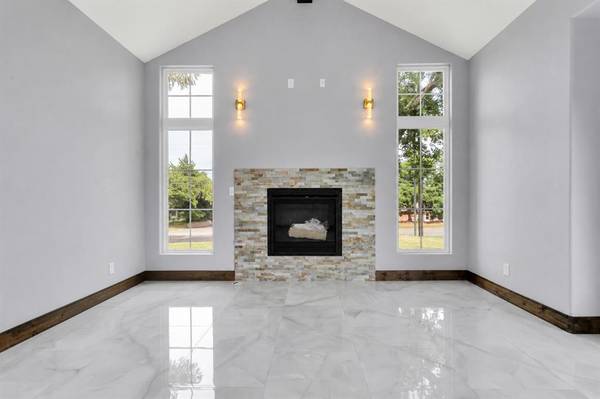 2925 N Choctaw RD, Choctaw, OK 73020