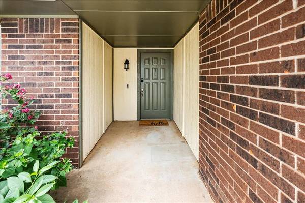 12337 Rockgate DR, Yukon, OK 73099