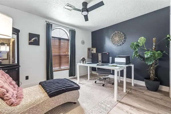 310 Shale Crest, Clinton, OK 73601