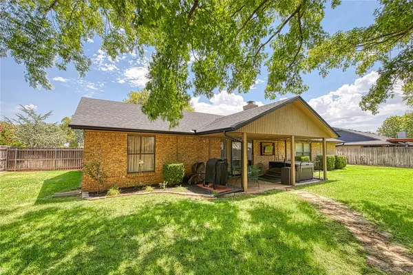 909 Jami LN, Elk City, OK 73644