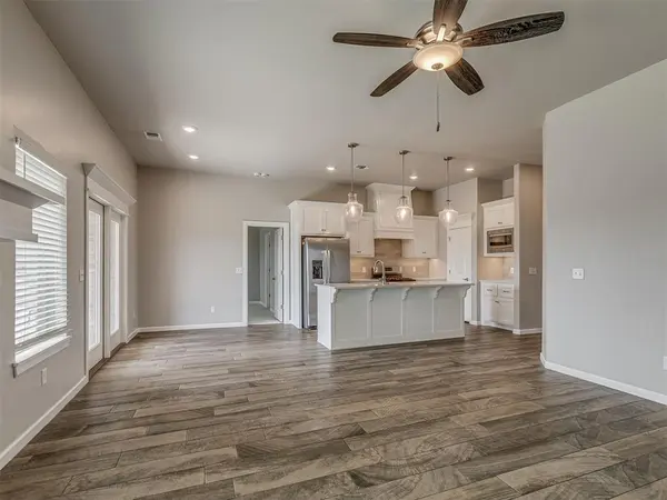 8300 Lambert WAY, Edmond, OK 73034