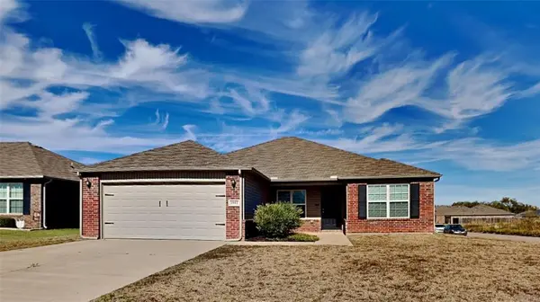 1901 W Autumn WAY, Mustang, OK 73064