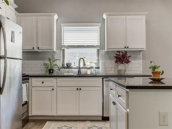 20627 Santa Fe AVE, Harrah, OK 73045